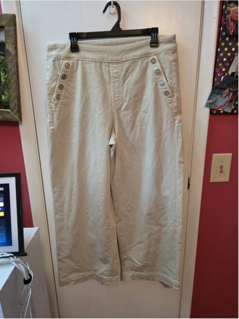 Chico's Beige Pull On Crop Pants Button Accents Women's Size 2R US 12R
